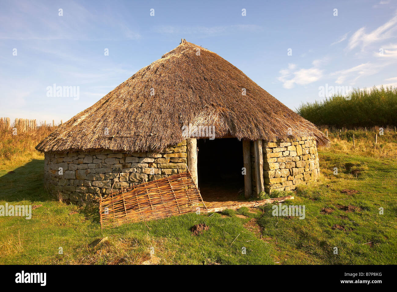 Rekonstruierte Woolaw Roundhouse Brigantium Northumberland England UK Stockfoto