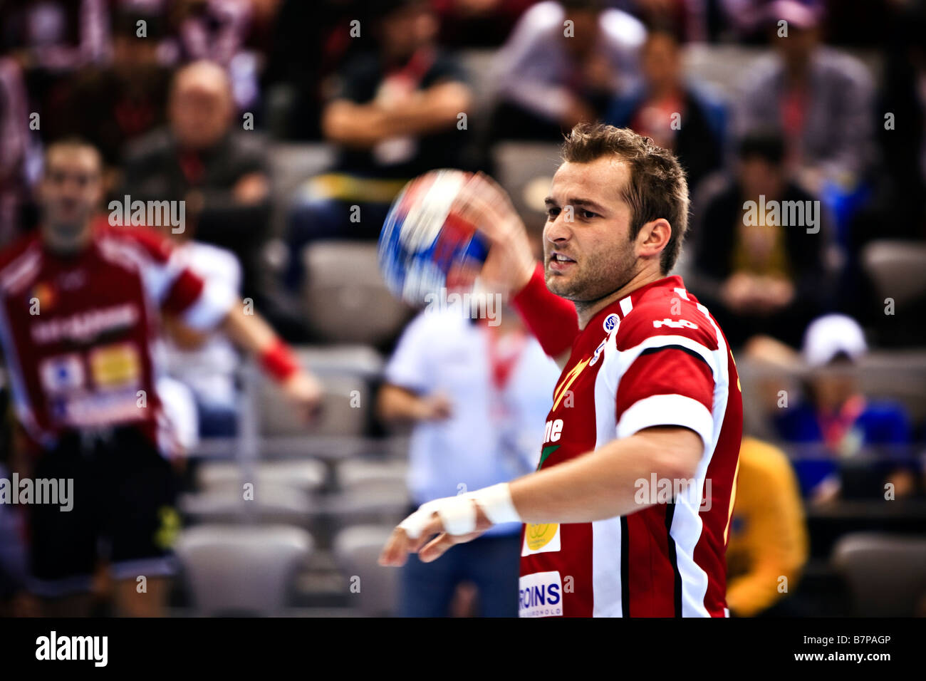 Handball Weltmeisterschaft der Herren 2009 in Kroatien. Übereinstimmen Sie Rumänien-Argentinien. Endscore 30,26. Marius Stavrositu. Stockfoto