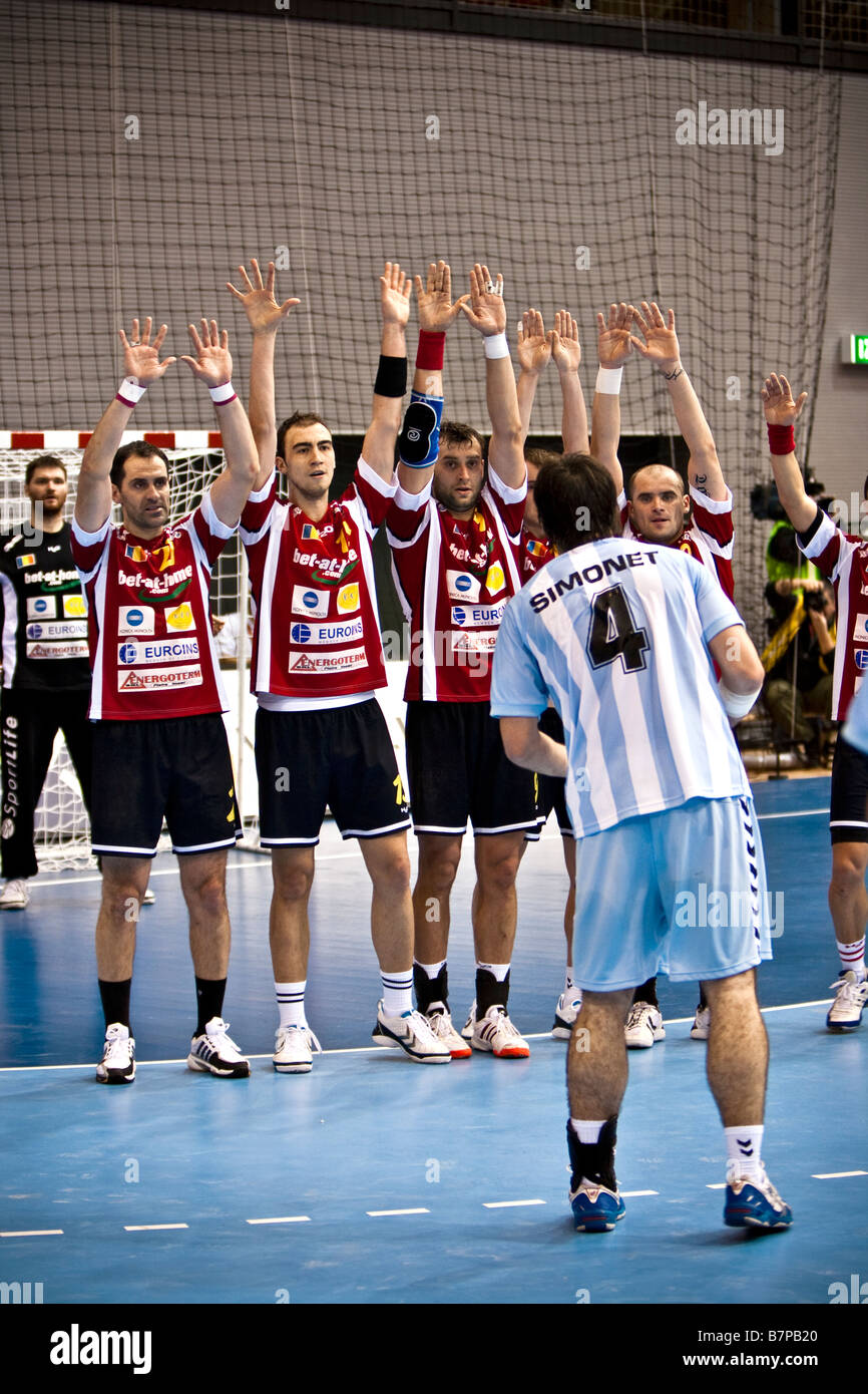 Handball Weltmeisterschaft der Herren 2009 in Kroatien. Übereinstimmen Sie Rumänien-Argentinien. Endscore 30,26. Stockfoto