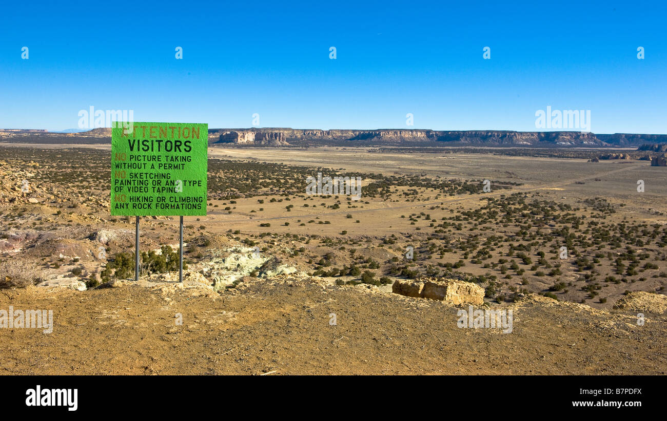 Ein Zeichen, das Verbot der Fotografie ohne Genehmigung auf einem Indianer-Reservat in New Mexico, USA Stockfoto