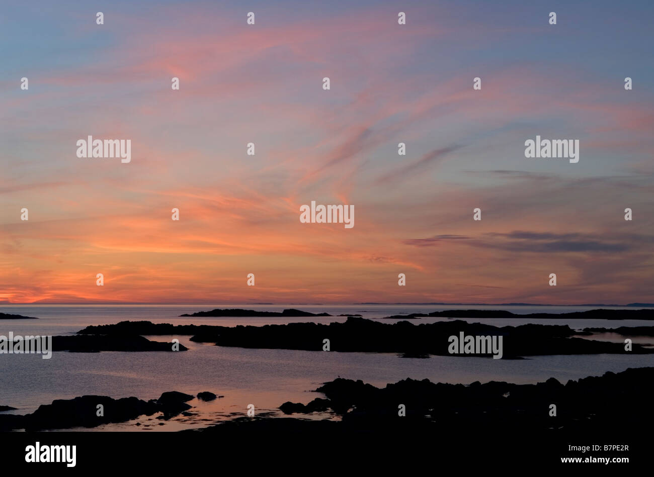 Sonnenuntergang an der Westküste der Insel Colonsay in der Nähe der kleinen Gemeinde des unteren Kilchattan Argyll und Bute Schottland Stockfoto