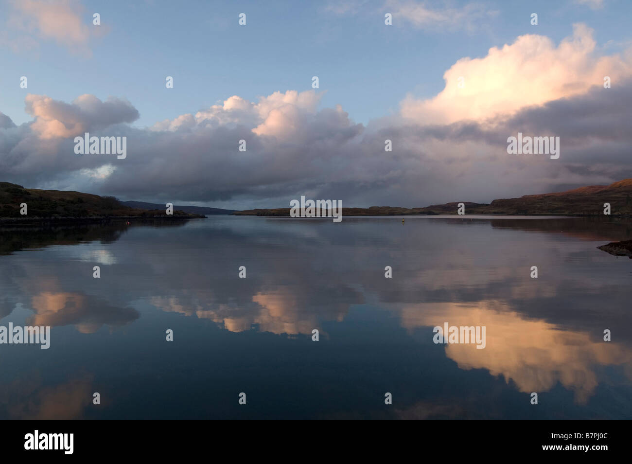 Sonnenuntergang über Loch Dunvegan, Isle Of Skye. Stockfoto