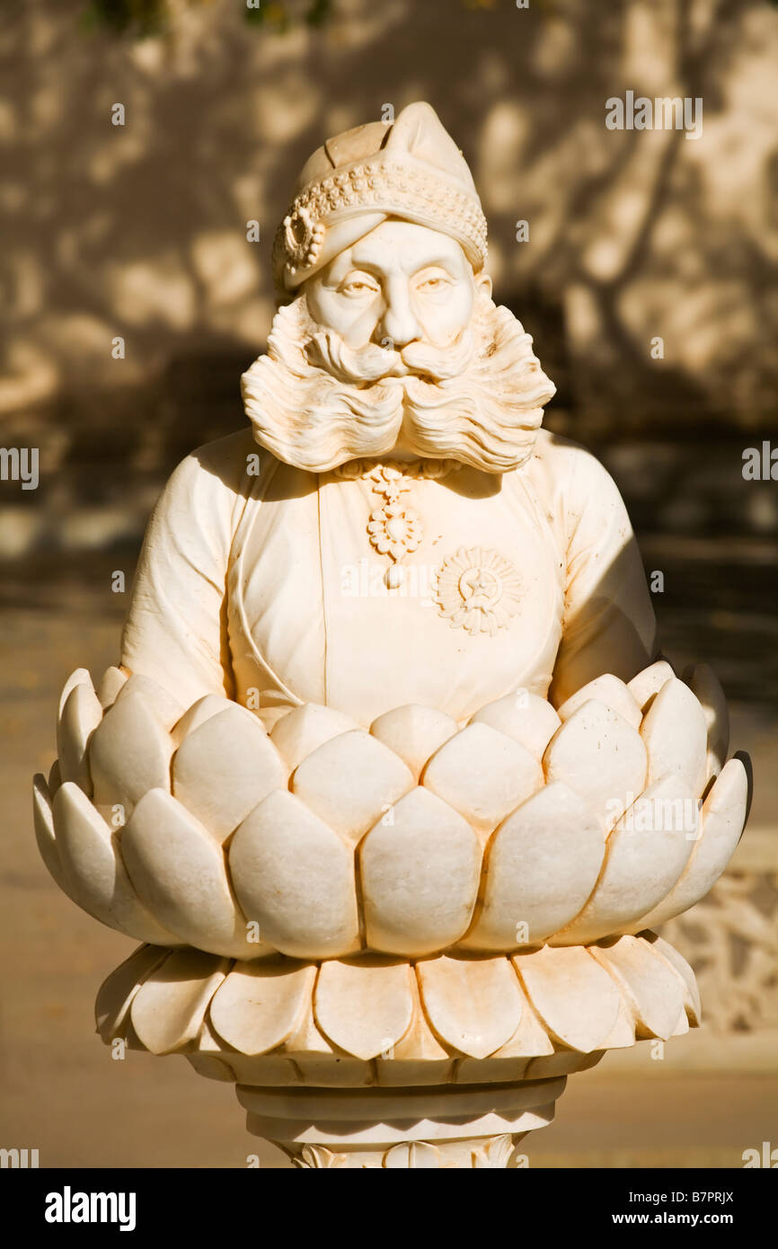 Statue des Maharadscha Fateh Singh Fateh Prakash Palast innen Chittorgarh Fort gegründet im 8. Jahrhundert Stockfoto