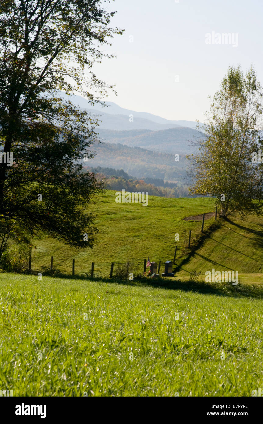 Ansicht der Green Mountains in Vermont im Frühherbst von einem Hügel in Fairfax Stockfoto