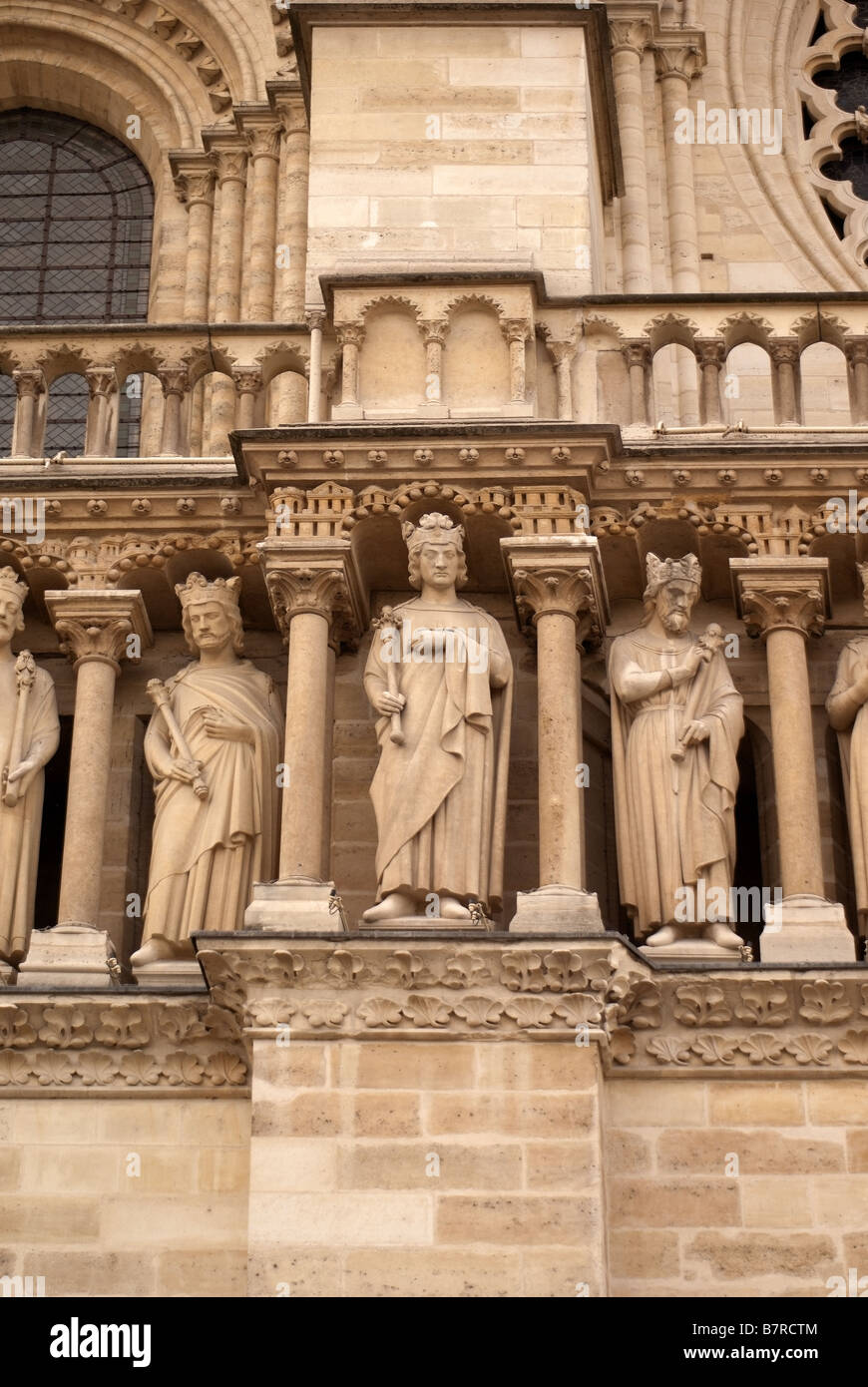 Steinmetzarbeiten an der Kathedrale Notre Dame in Paris Frankreich Stockfoto