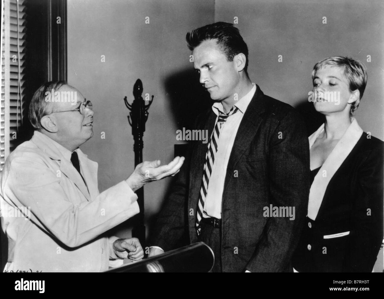 En der Stufe quatrième Vitesse Kiss Me Deadly Jahr: 1955 USA Ralph Meeker, Marian Carr, Percy Helton Regie: Robert Aldrich Stockfoto