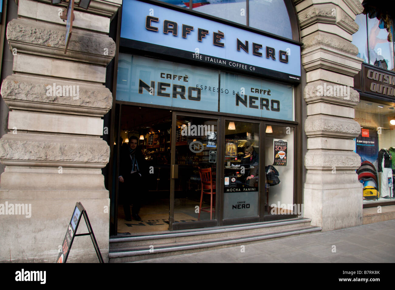 Caffe nero branding Fotos und Bildmaterial in hoher Auflösung Alamy