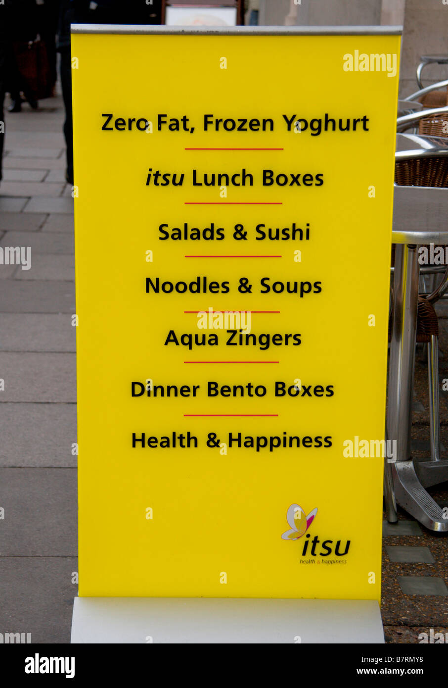 Melden Sie sich am Eingang der Itsu Restaurant/Bioladen am unteren Regents Street, London. Jan 2009 Stockfoto