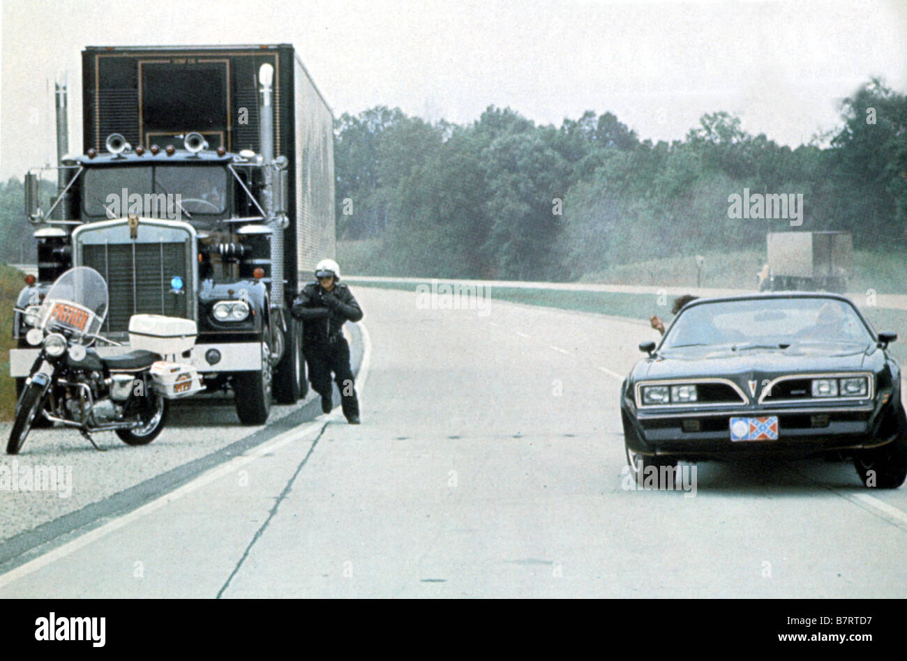 Cours apres Moi sherif Smokey und der Bandit Jahr: 1977 USA Regie: Hal Needham Stockfoto