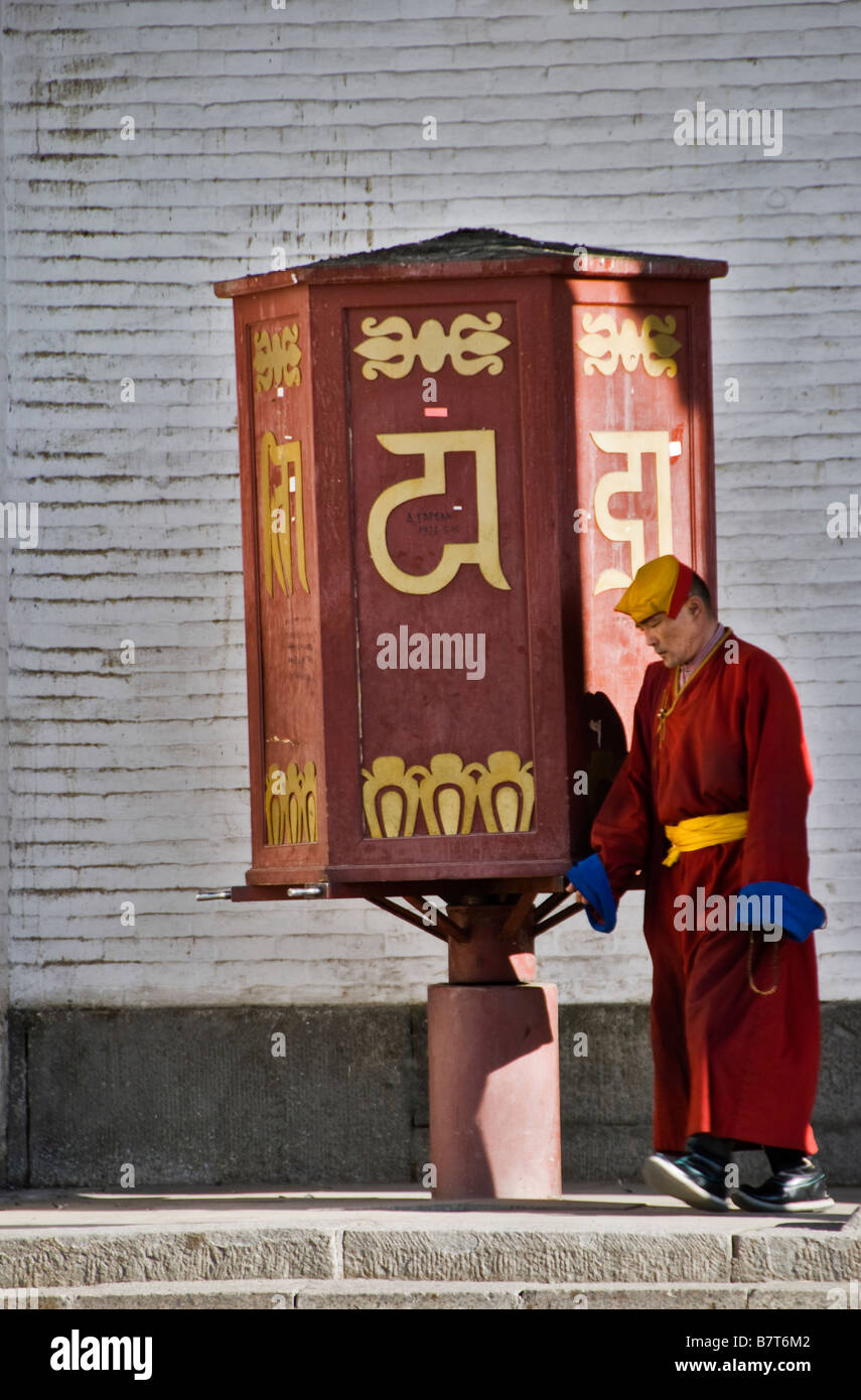 Buddhistischer Mönch im Kloster Gandantegchinlen Khiid, Ulan Bator, Mongolei. Stockfoto