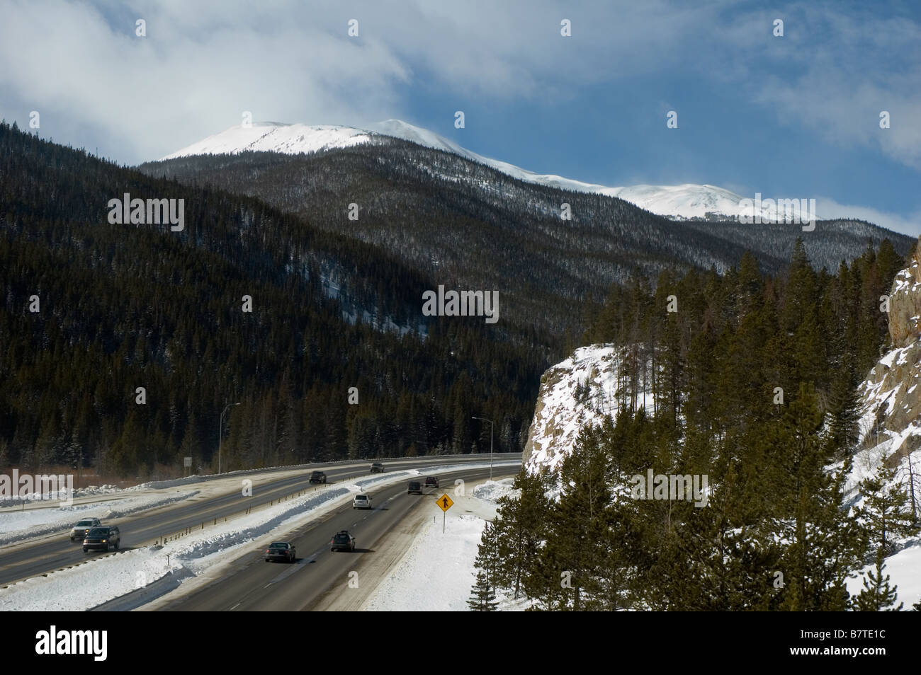 Interstate Highway 70 in den Rocky Mountains von Colorado Stockfoto