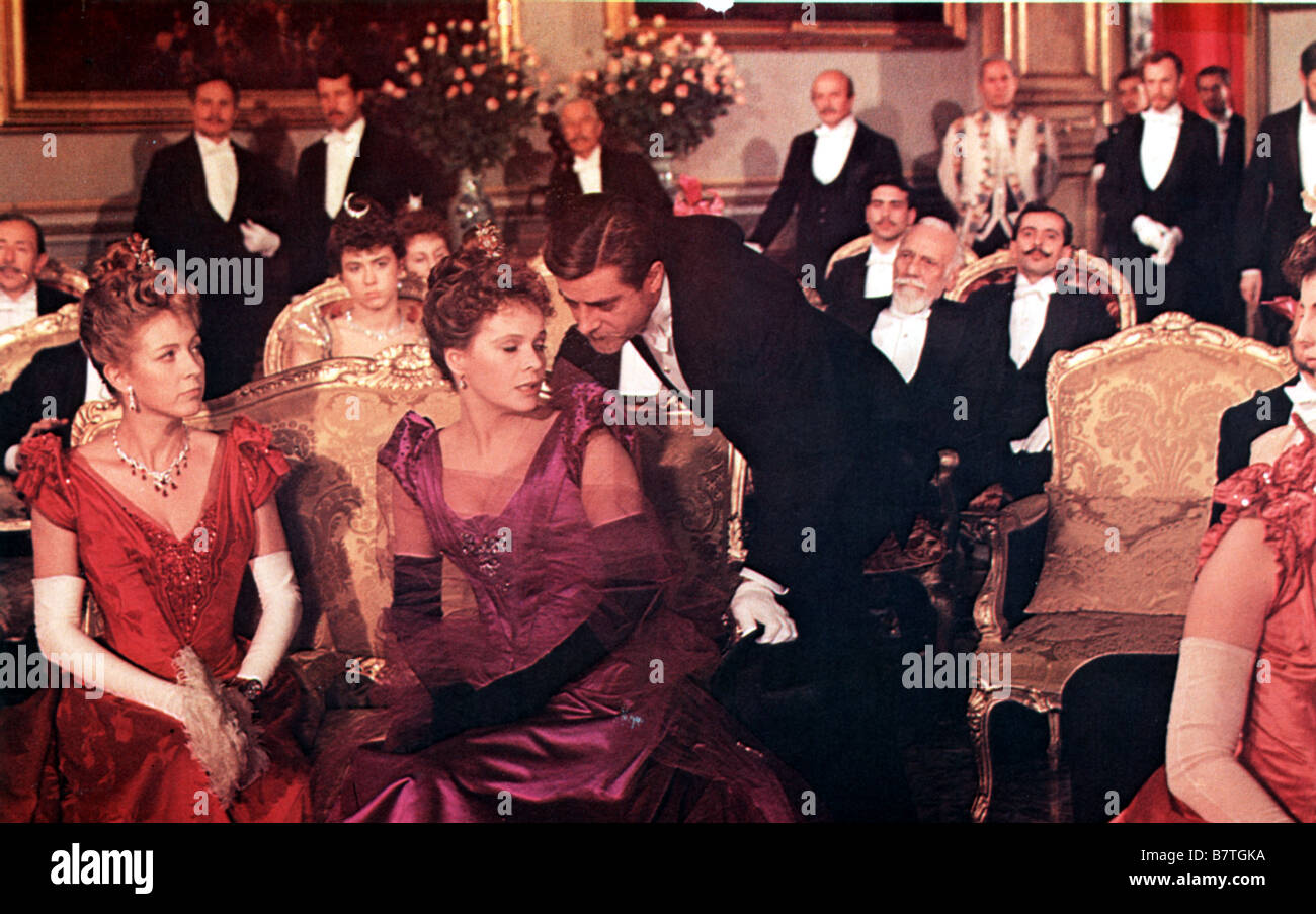 L'Barox Kommunikation Jahr: Italien 1976 Regie: Luchino Visconti Marie Dubois, Laura Antonelli, Giancarlo Giannini Stockfoto