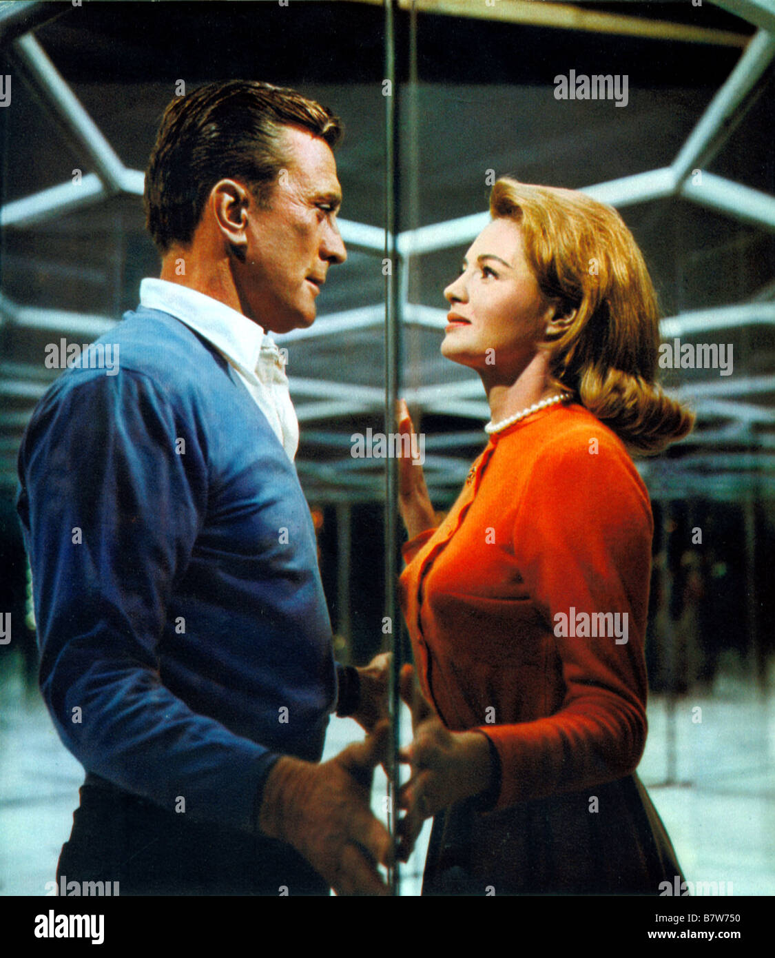 Warf einen riesigen Schatten Jahr: 1966 USA Kirk Douglas Angie Dickinson Regie: Melville Shavelson Stockfoto