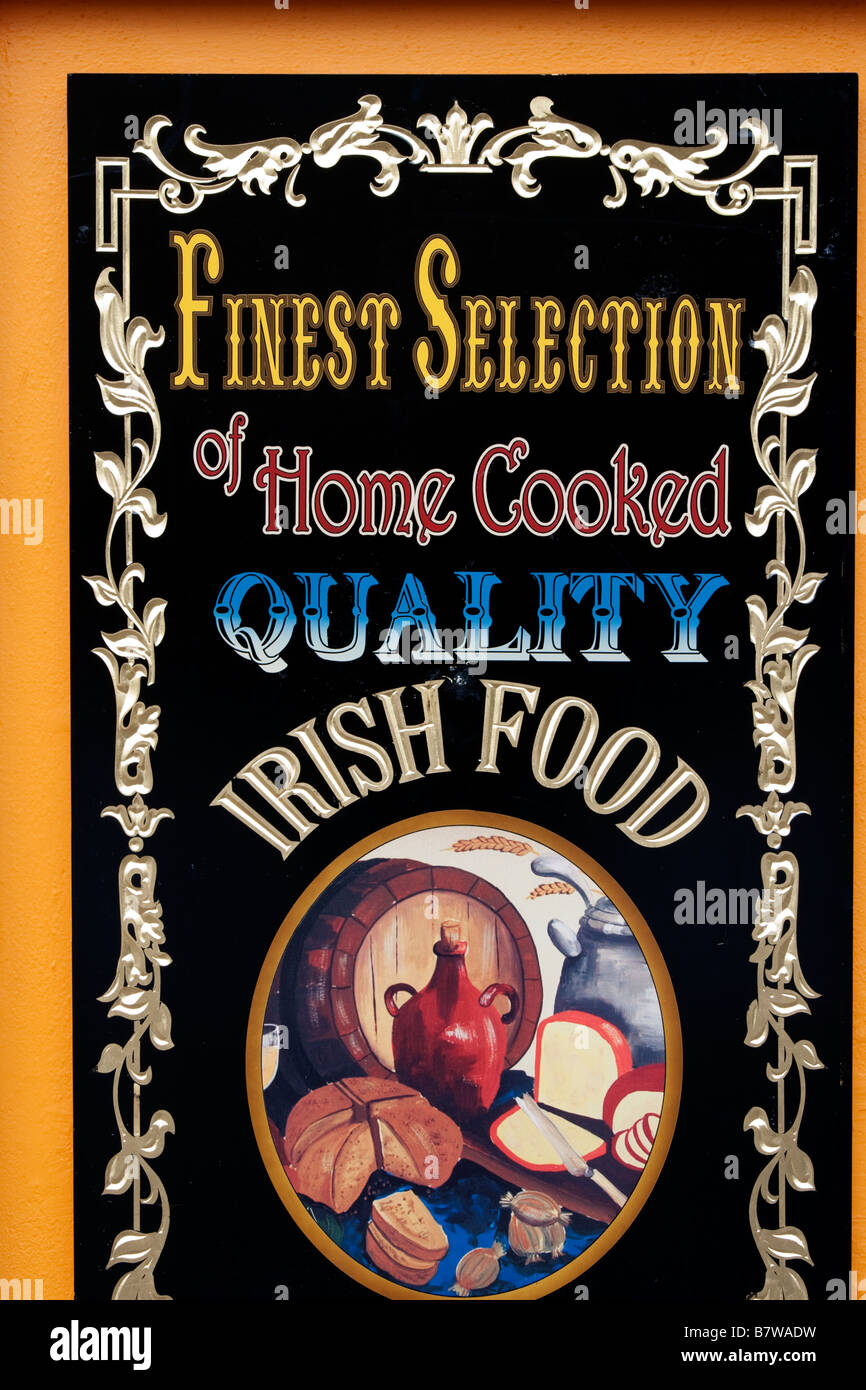 Traditionellen Irish Pub Schild, Adare County Limerick, Irland Stockfoto