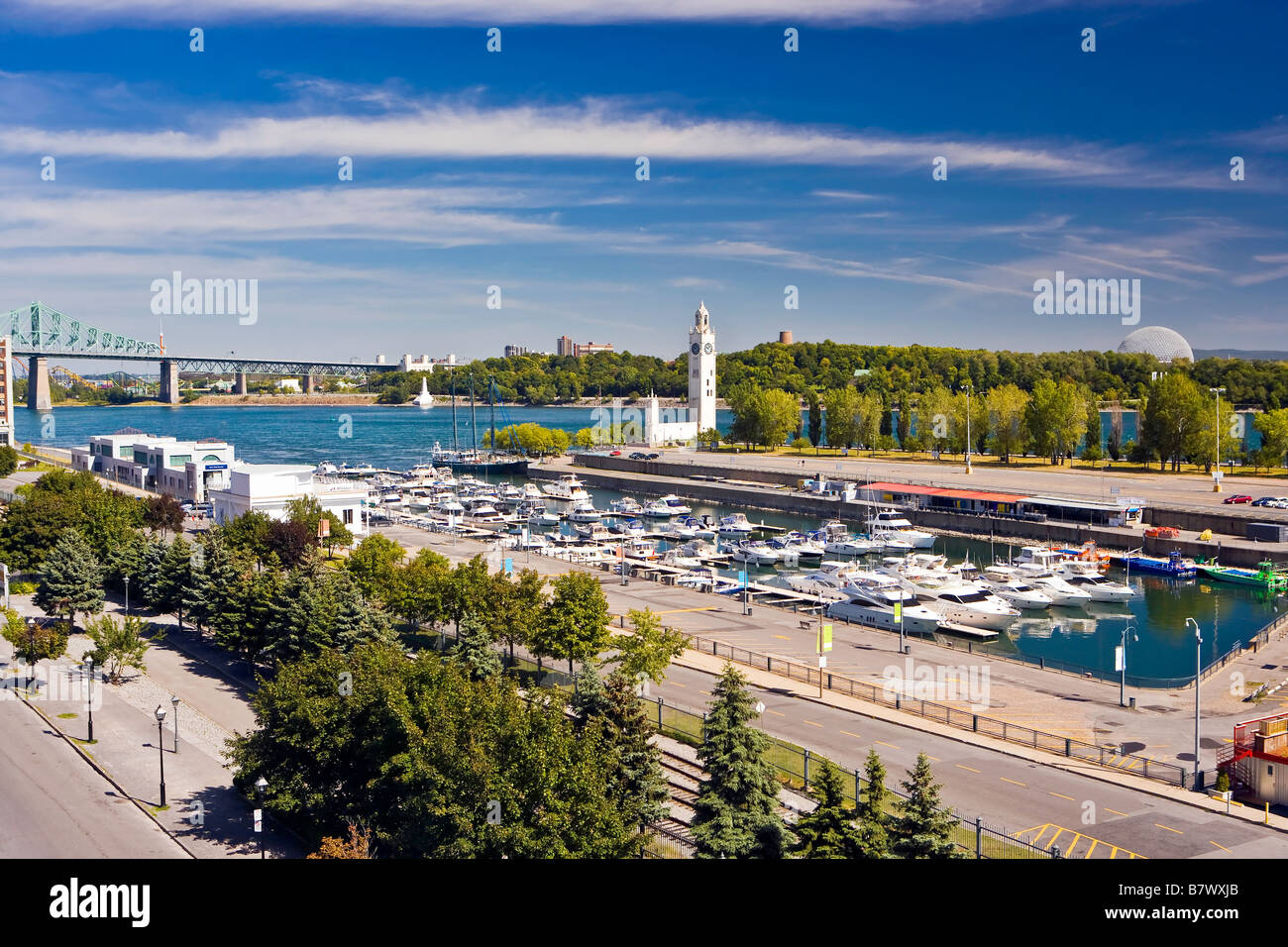 Boote in der Yacht Club Montreal Marina in Old Montreal und der alte Hafen, St.-Lorenz-Strom, Montreal, Quebec, Kanada. Stockfoto