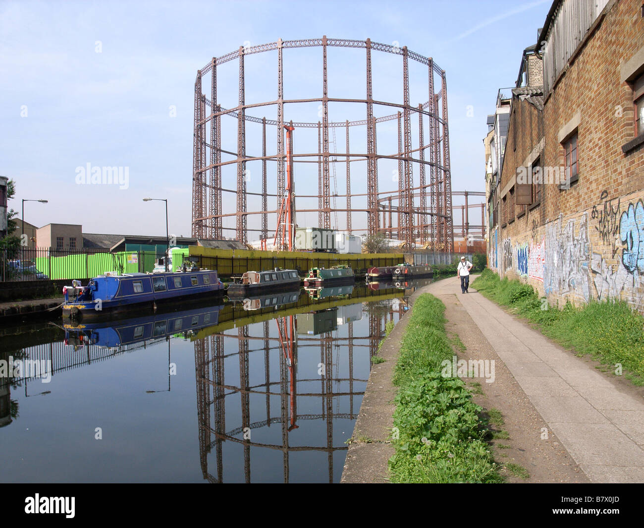 Regents Canal und Leinpfad, Hackney, London, UK Stockfoto
