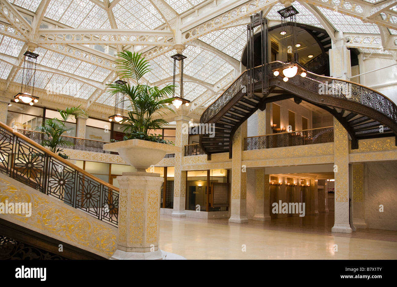 ILLINOIS-Chicago-Lobby Interieur der Rookery Building entworfen von Frank Lloyd Wright Treppe Stockfoto