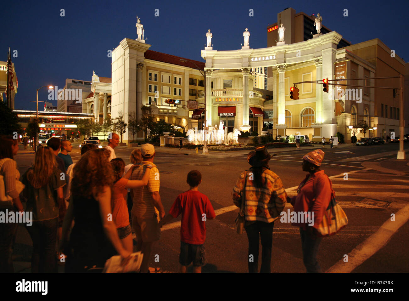 Caesars Casino Hotel, Einbruch der Dunkelheit, Atlantic City, New Jersey, Vereinigte Staaten Stockfoto