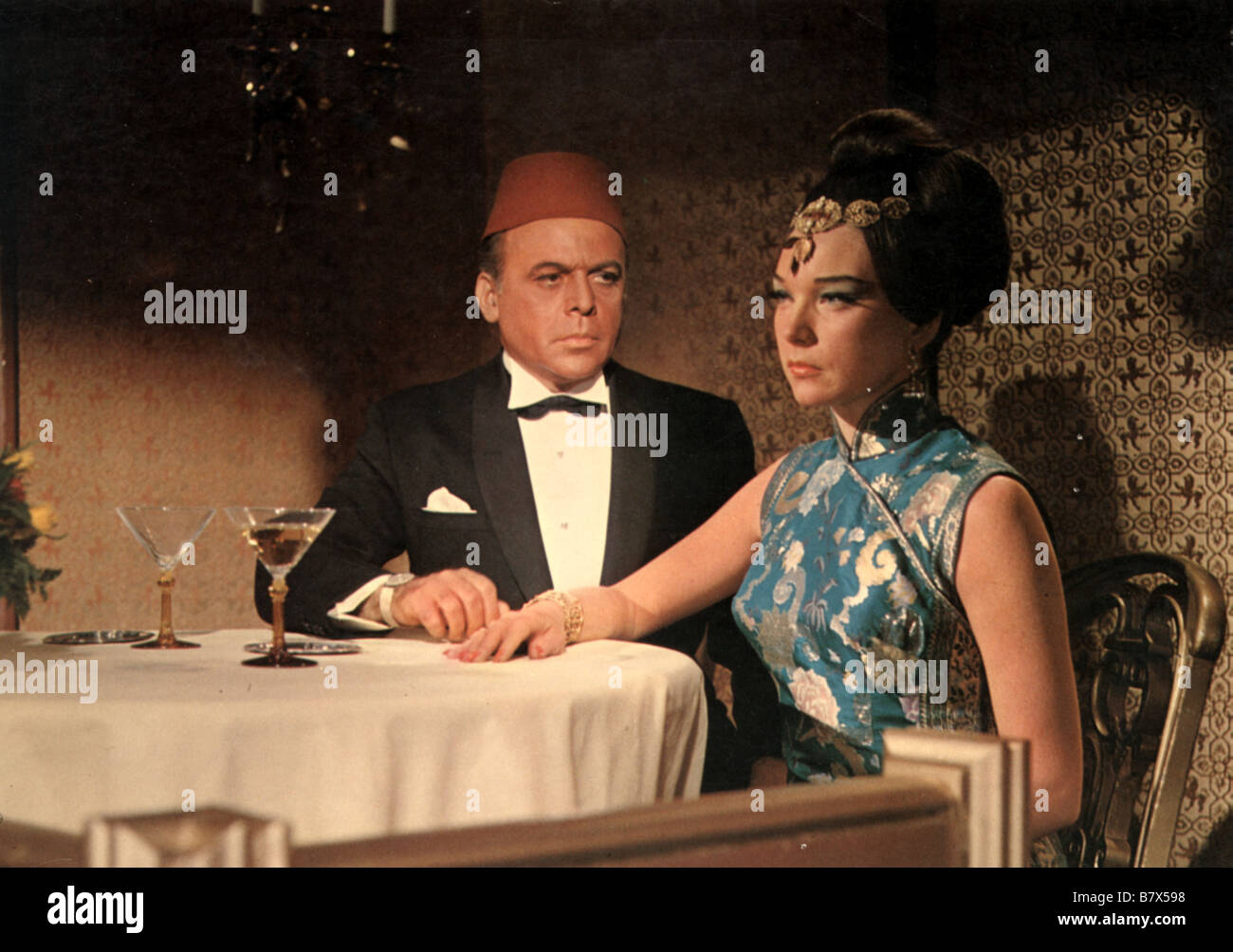 Gambit Jahr: 1966 USA Herbert Lom, Shirley MacLaine Regie: Ronald Neame Stockfoto