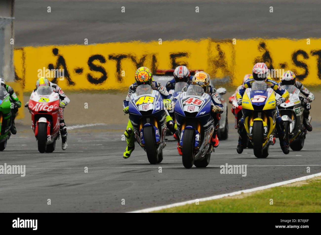 Valentino Rossi Fiat Yamaha 28. September 2008 Motor Valentino Rossi d ' Italia und das Fiat Yamaha team Fahrten in Aktion während der Runde 15 der MotoGP Weltmeisterschaft 2008 der japanischen Grand Prix auf dem Twin Ring Motegi Circuit am 28. September 2008 in Motegi Japan Foto von Masakazu Watanabe AFLO SPORT 0005 ausgetragen Stockfoto