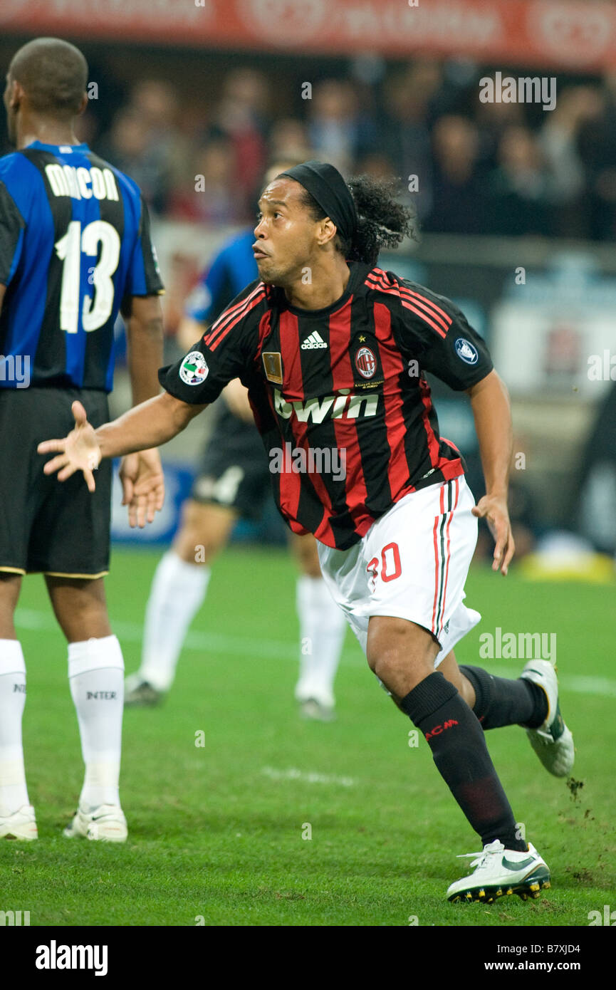 Ronaldinho Milan 28. September 2008 Fußball Ronaldinho AC Mailand feiert sein Tor in der italienischen Serie A Spiel zwischen Stockfoto