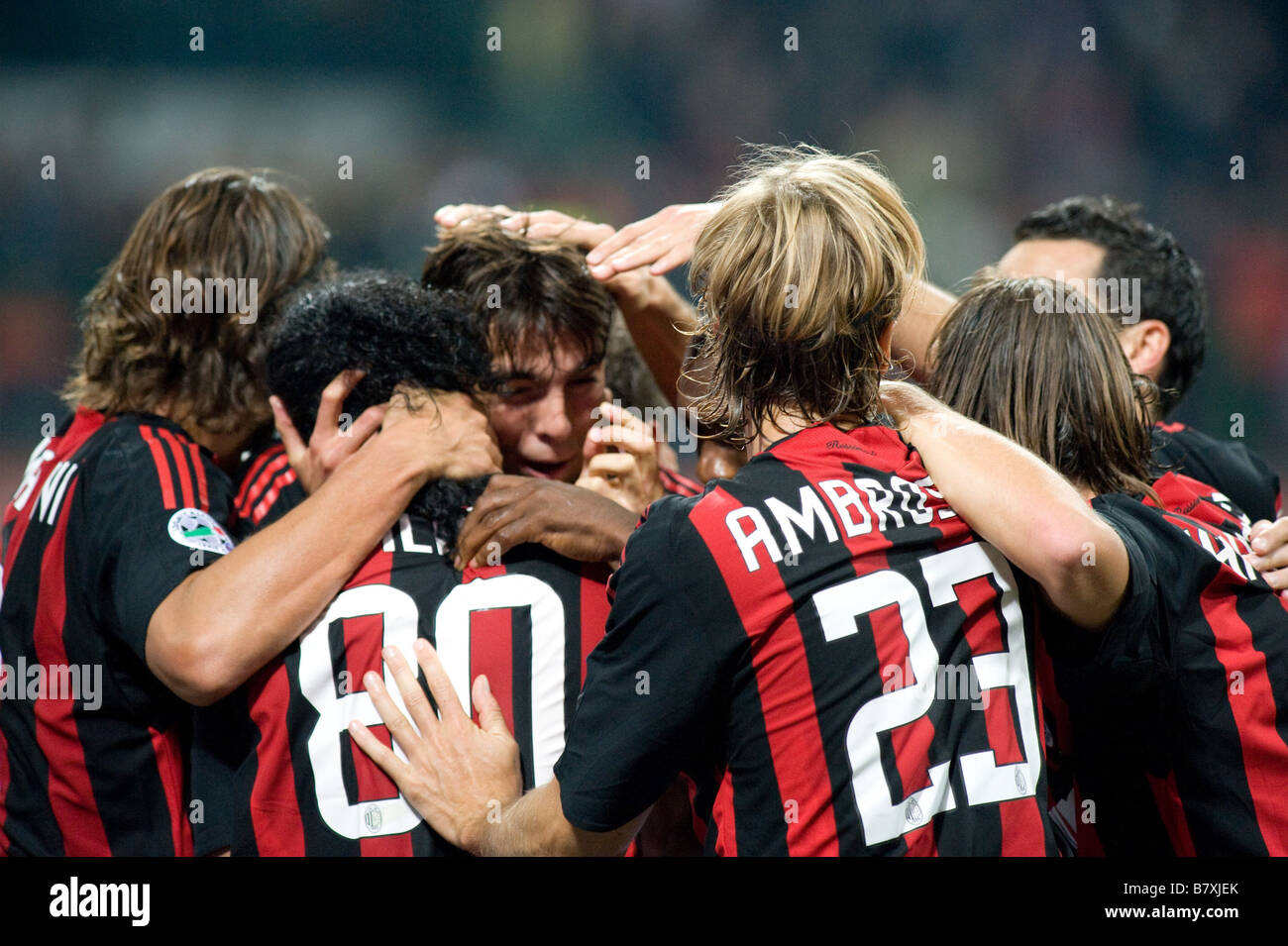 AC Milan-Team Gruppe 28. September 2008 Fußball Ronaldinho AC Mailand feiert sein Tor während der italienischen Quot Serie A Quot Übereinstimmung zwischen AC Mailand und Inter Mailand im San Siro Stadion in Mailand Italien Foto: Enrico Calderoni AFLO SPORT 0391 Stockfoto