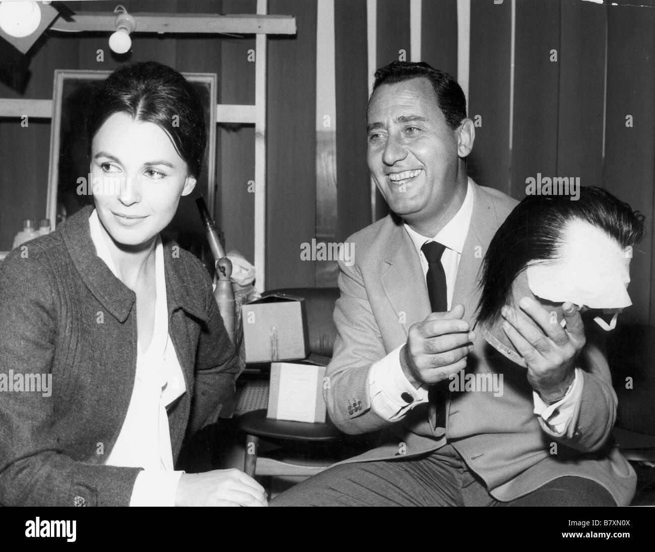 Alberto Sordi Alberto Sordi Alberto Sordi Akteure et Direktor / né en 1919, avec Claire Bloom Stockfoto