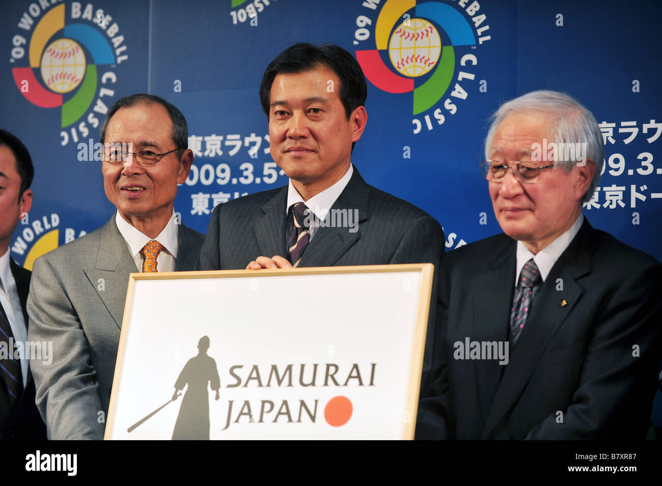 L, R Sadaharu Oh JPN Tatsunoro Hara Head coach JPN Japaner Professional Baseball Kommissar Ryozo Kato JPN NOVEMBER 12 200 Stockfoto