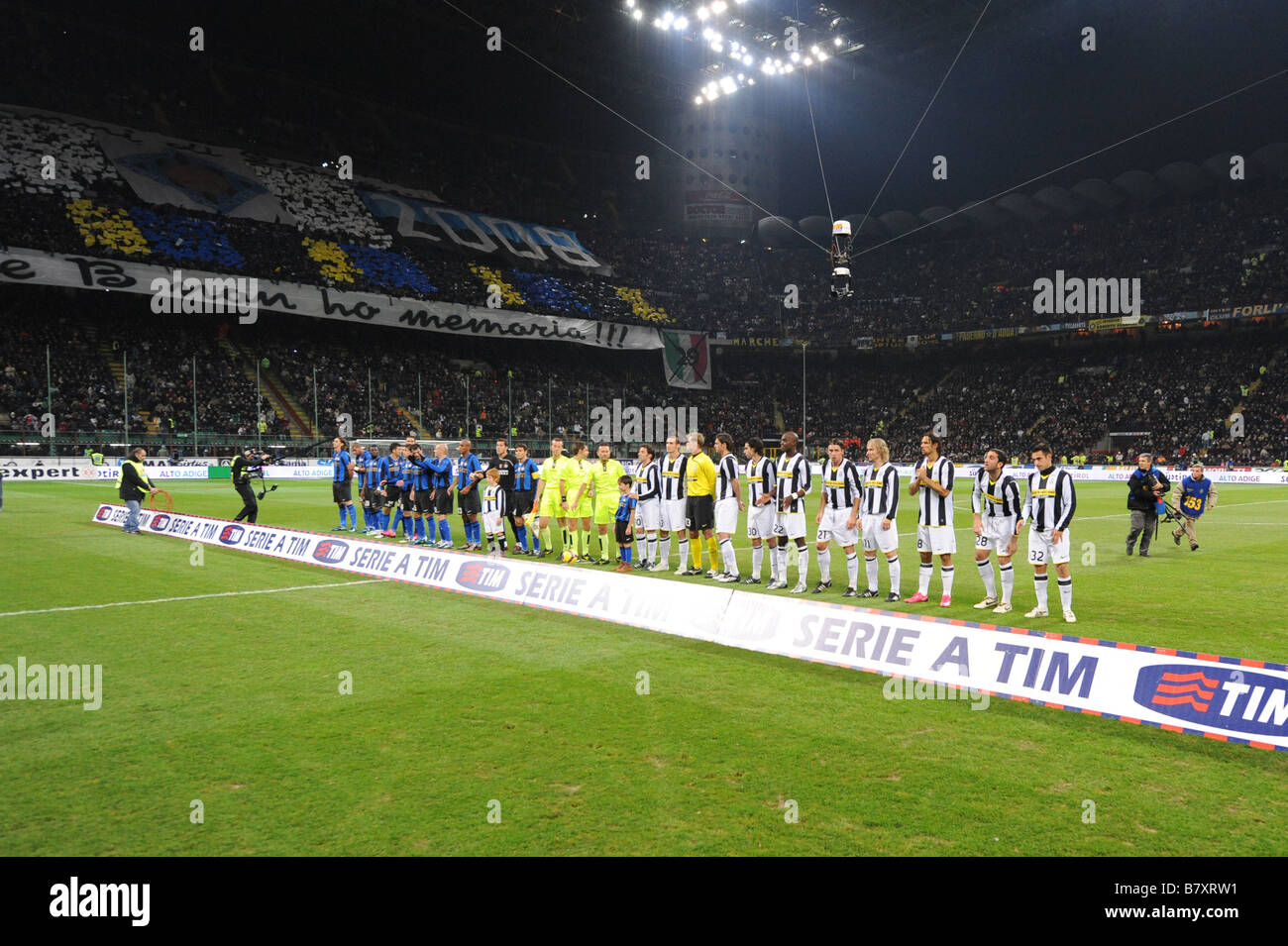 Zwei team-Gruppe Line-up 22. November 2008 Fußball Italien Serie A Spiel zwischen Inter Mailand und Juventus Turin im San Siro-Stadion Stockfoto