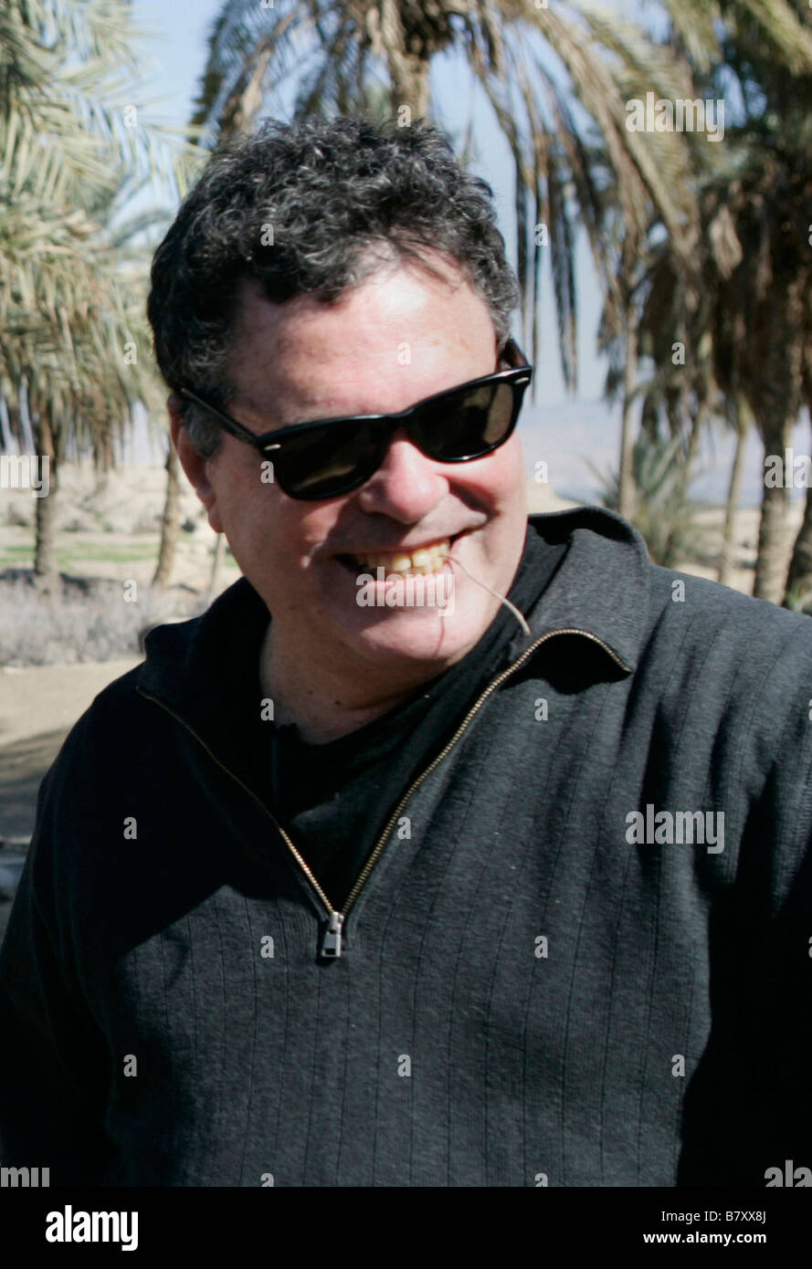 Amos Gitai Amos Gitai Amos Gitai sur le tournage de "Freie Zone" 2005 Stockfoto
