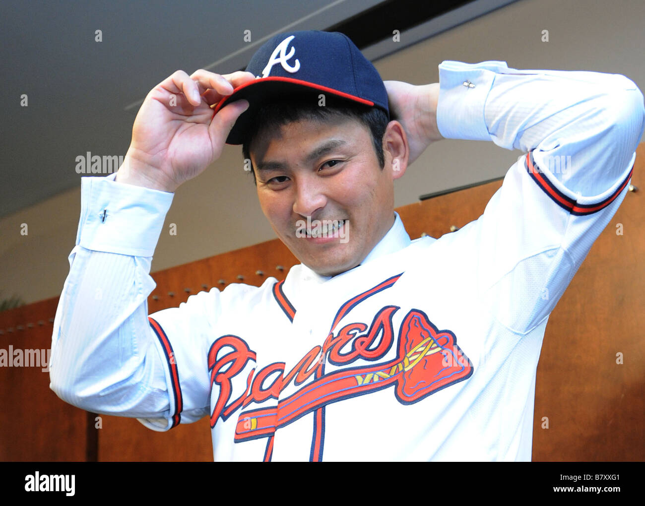 Kenshin Kawakami Braves 13. Januar 2009 MLB Kenshin Kawakami 11of die Atlanta Braves lächelt, während einer Pressekonferenz in Atlanta Georgia Photo by AFLO 2324 Stockfoto