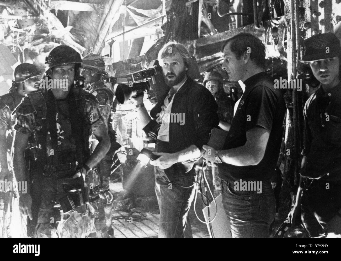 Aliens Alien 2 Jahr: USA 1986 Regie: James Cameron James Cameron schießen Bild Stockfoto