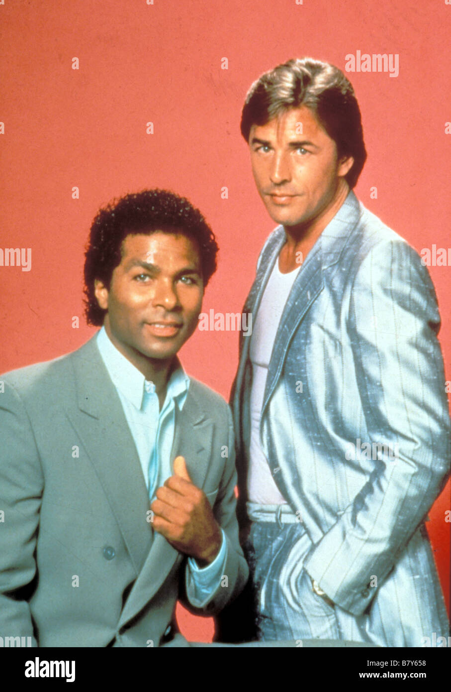 Deux flics à Miami Miami Vice Jahr: 1984 - [TV-Serie 1984-1989] Don Johnson, Philip Michael Thomas Stockfoto