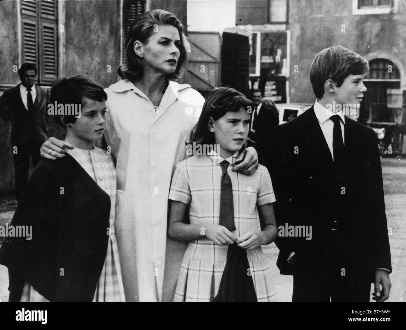 Ingrid Bergman, Isabella Rossellini als Kind während der Begehung 1964 Schießen Stockfoto