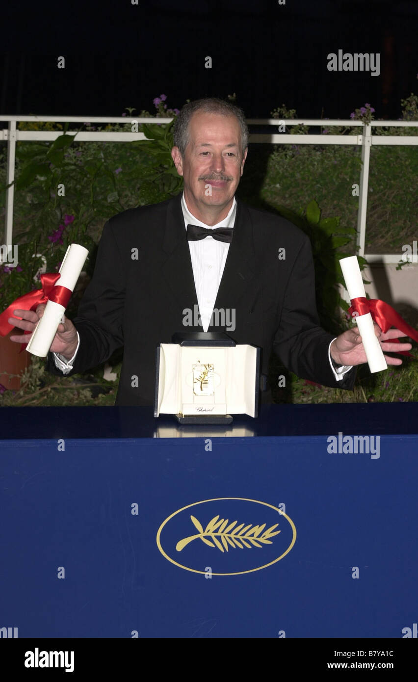 Denys Arcand Denys Arcand Denys Arcand au Festival de Cannes 2003: prix du scénario "Les invasions Barbares" Stockfoto Denys Arcand Denys Arcand Denys Arcand au Festival de Cannes 2003: prix du scénario "Les invasions Barbares" Stockfoto