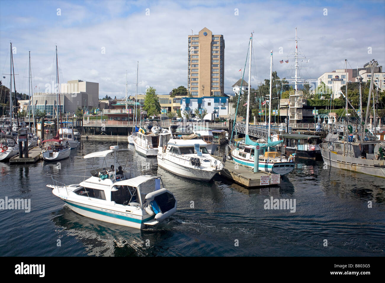 BRITISH COLUMBIA - kleiner Bootshafen in der Innenstadt von Nanaimo auf Vancouver Island. Stockfoto