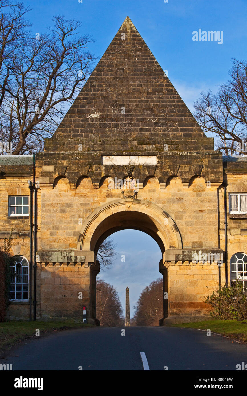 Das Gate House Castle Howard in der Nähe von Malton North Yorkshire entworfen von Vanbrugh 1719 Stockfoto