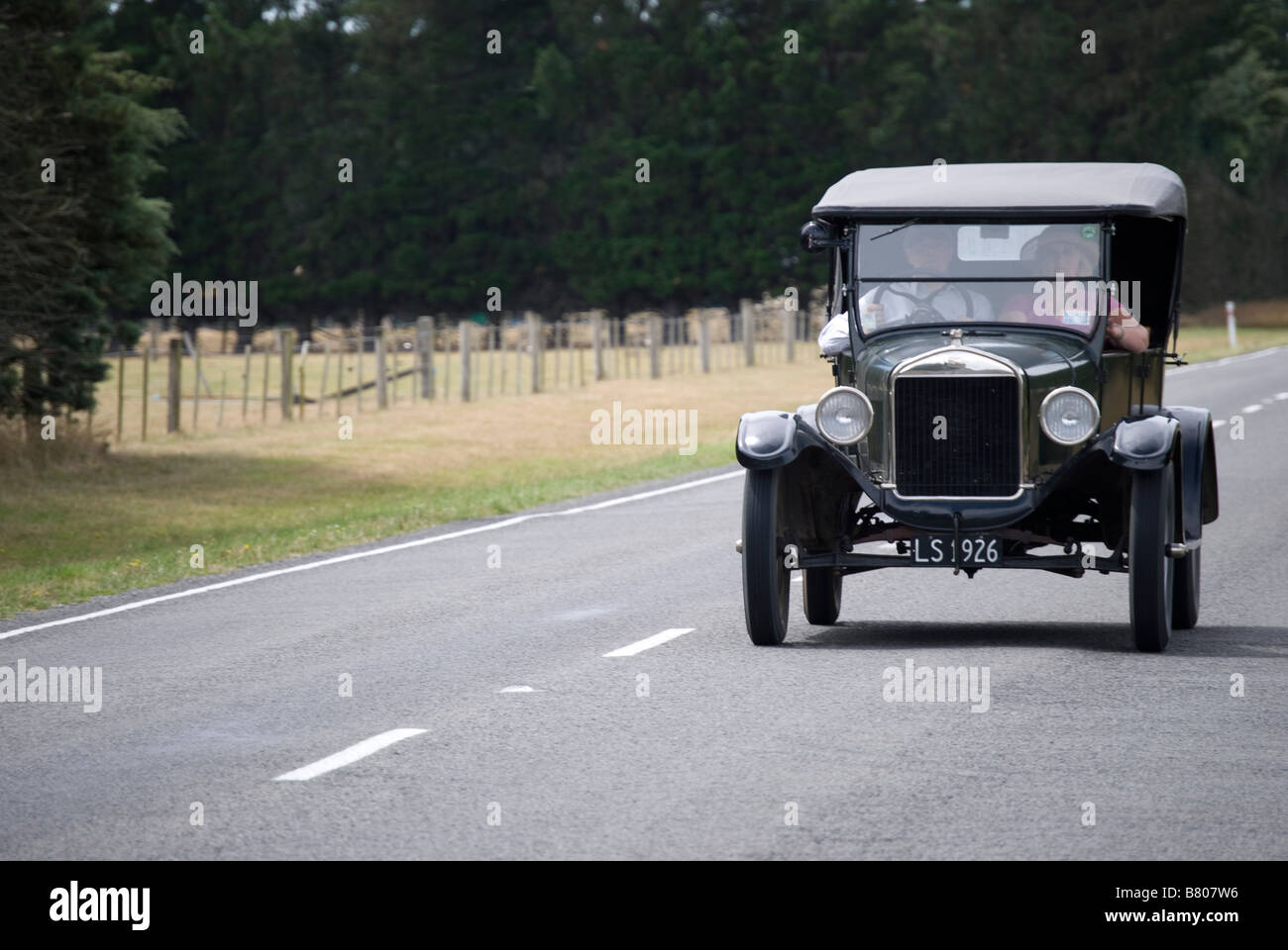 Oldtimer auf der Autobahn 72, in der Nähe von Oxford, Canterbury, Neuseeland Stockfoto