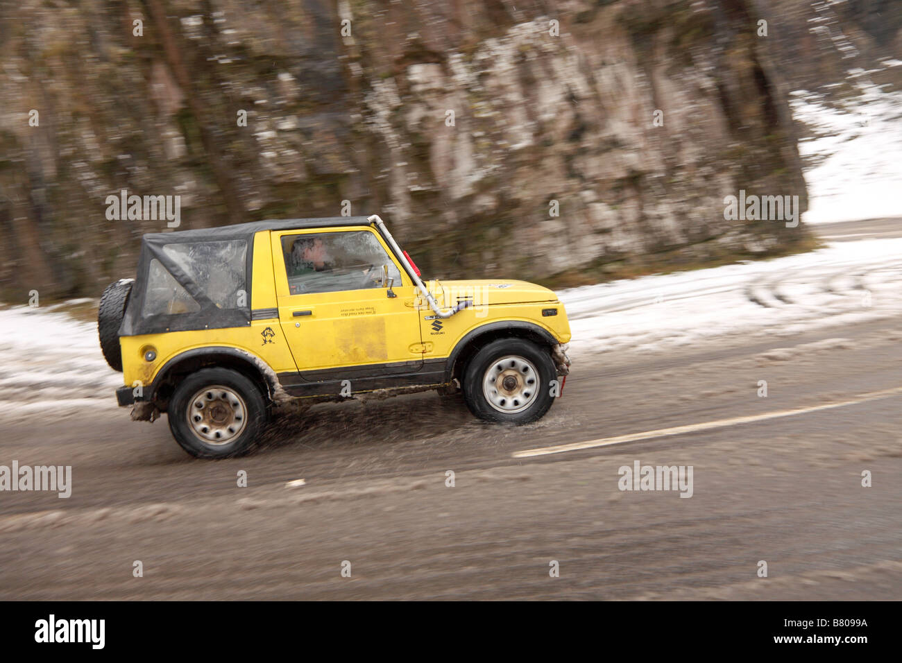 4 x 4 im Winter Cheddar Gorge, Somerset, England Februar 2008 Stockfoto