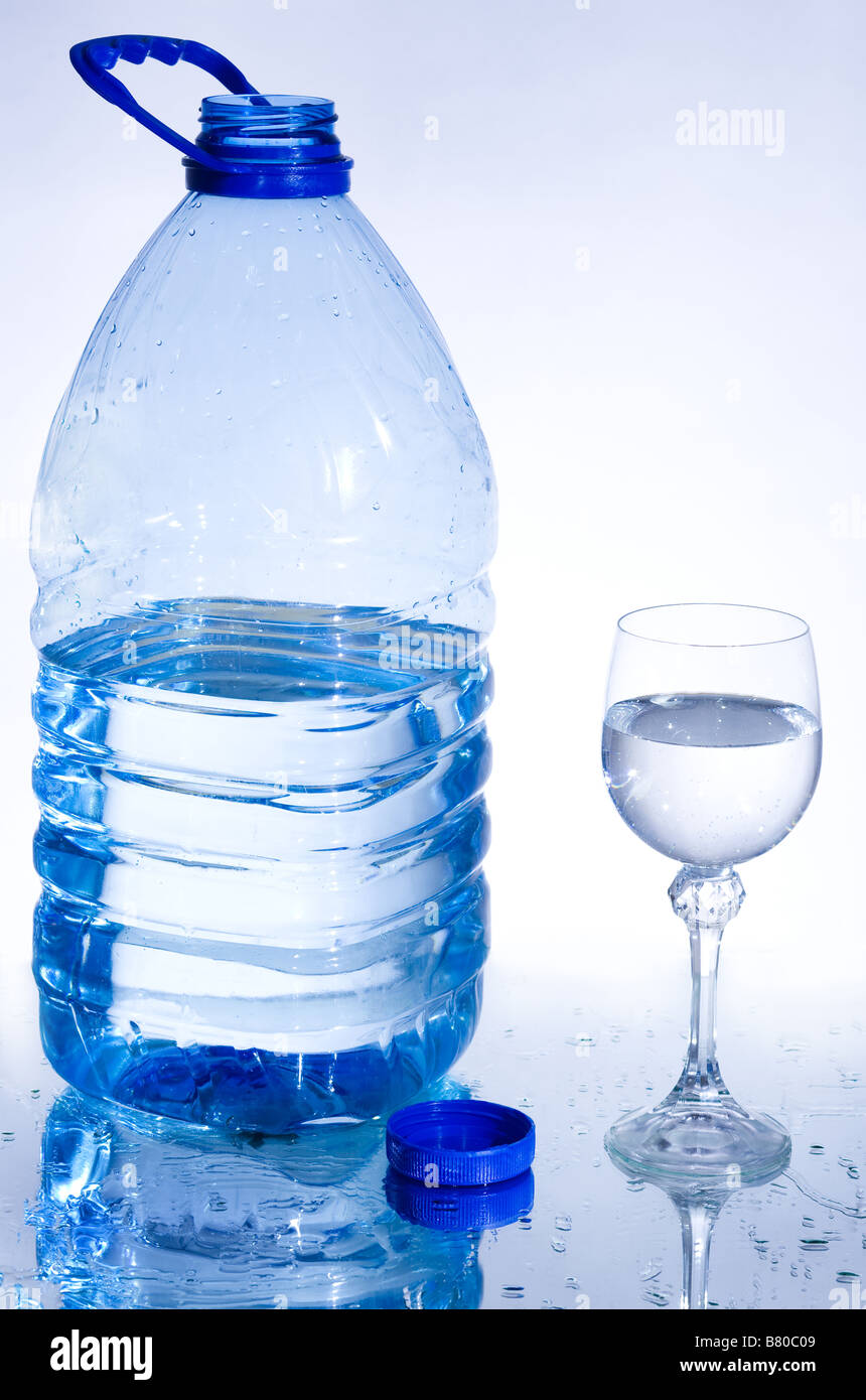 Flasche ein sauberes Quellwasser Stockfoto