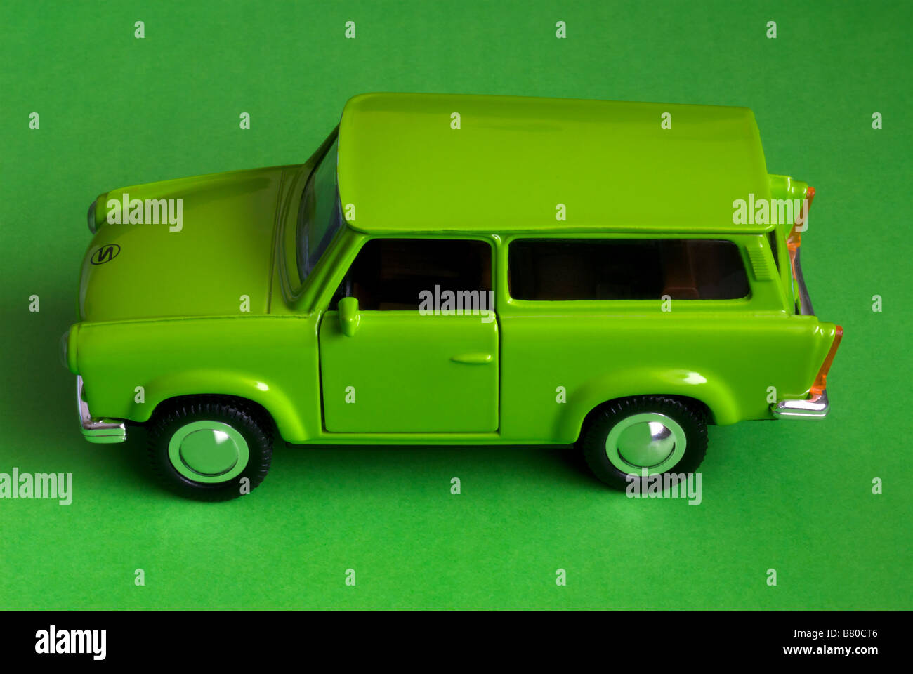 Druckguss Metall Trabant Spielzeugauto in China hergestellt Stockfotografie  - Alamy