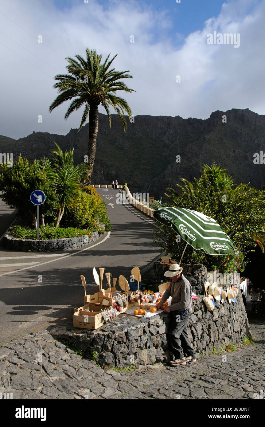 Ländliche Handwerk auf den Verkauf von am Straßenrand Anbieter im Dorf Masca Teno Gebirgsmassiv Teneriffa Kanarische Inseln Stockfoto