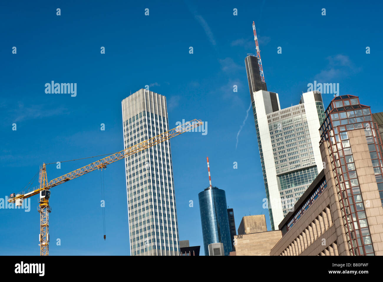 Frankfurter Skyline. Schräge Ansicht des Finanzviertels im Bau. Stockfoto