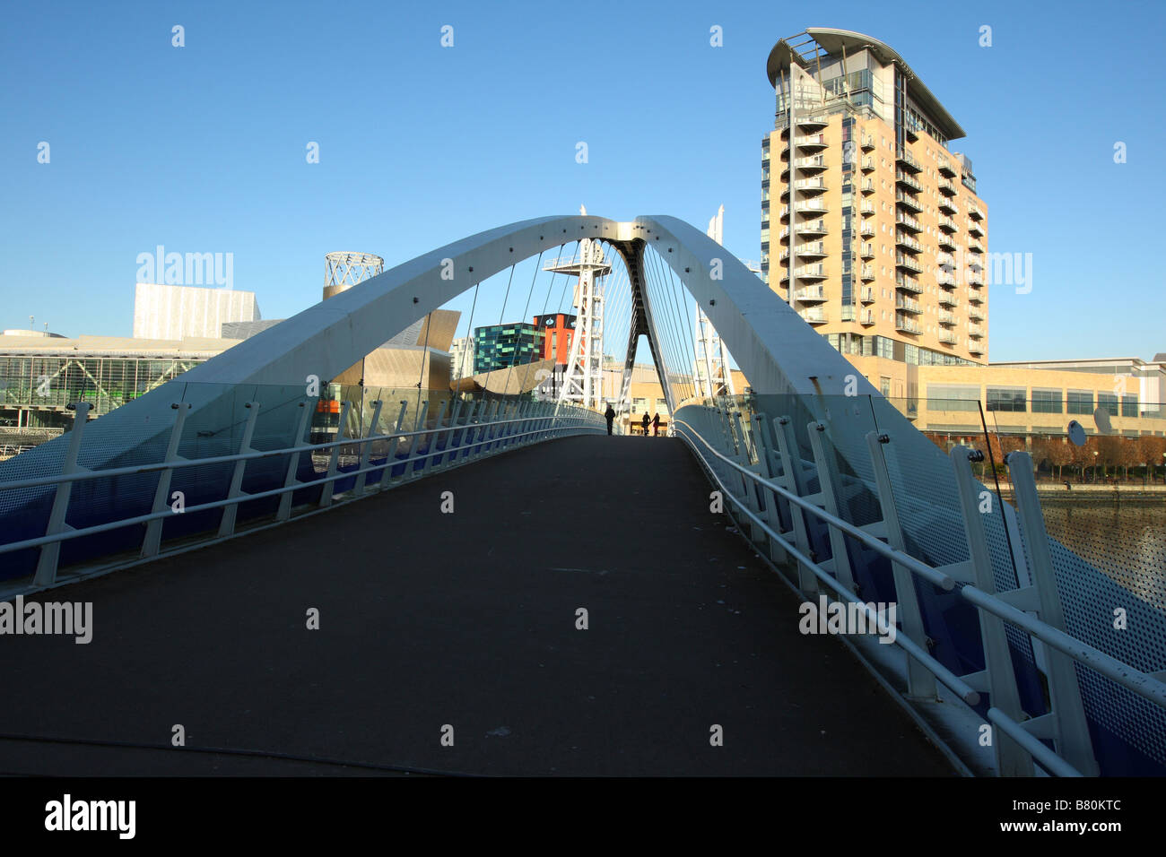 Lowry Fußgängerbrücke, Salford Quays Stockfoto