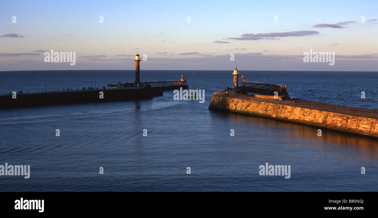 Whitby Pier, Yorkshire, Großbritannien Stockfoto