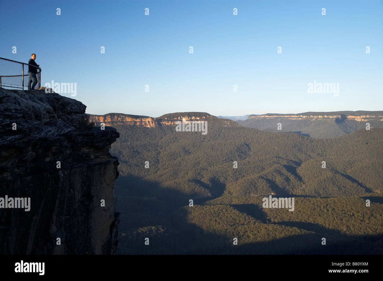 Tourist am Sublime Point Lookout und Jamison Valley Blue Mountains New South Wales Australien Stockfoto