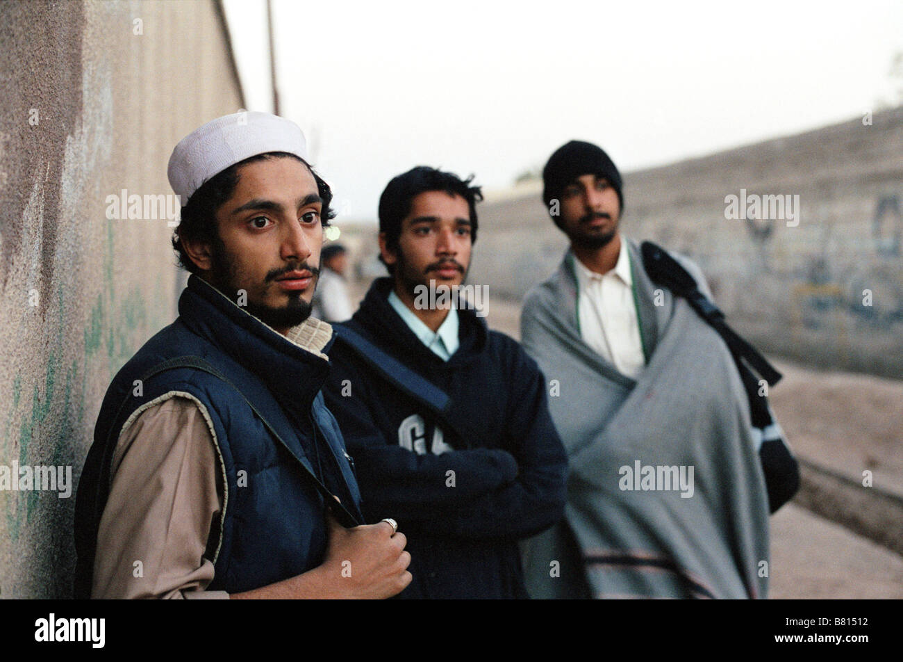 Die Straße nach Guantanamo Jahr 2005 DE Riz Ahmed, Arfan Usman, Farhad Harun Regie: Michael Winterbottom, Mat Whitecross Stockfoto