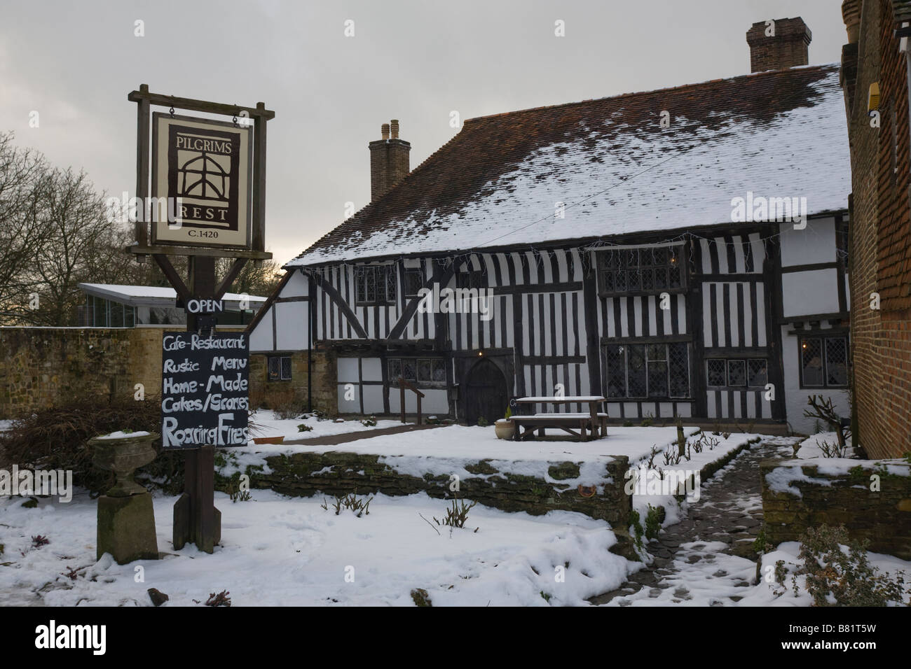 Winter mit Schnee, Pilgrims Rest, Battle, East Sussex, England, GB-Großbritannien Stockfoto