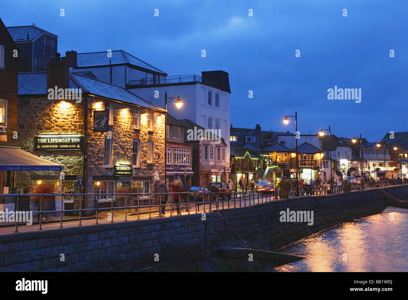 Blick auf St. Ives bei Nacht Cornwall England United Kingdom Stockfoto