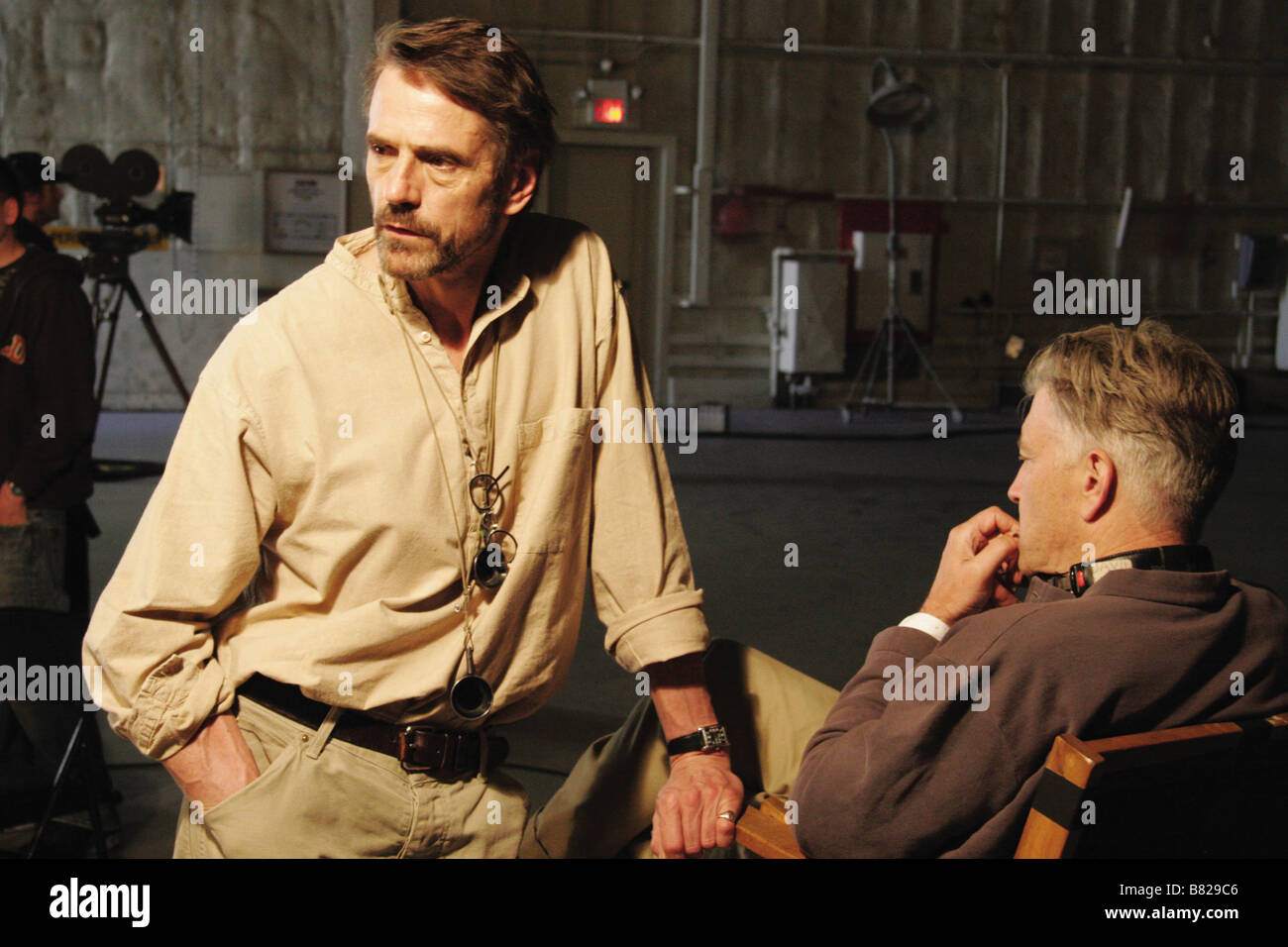 Regisseur David Lynch mit Jeremy Irons, der auf den Inland Empire Jahr: 2006 USA Stockfoto